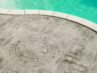 Terrasse piscine béton imprimé